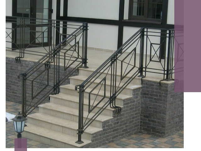 Перила для крыльца в Каменске-Уральском — монтаж, изготовление и установка