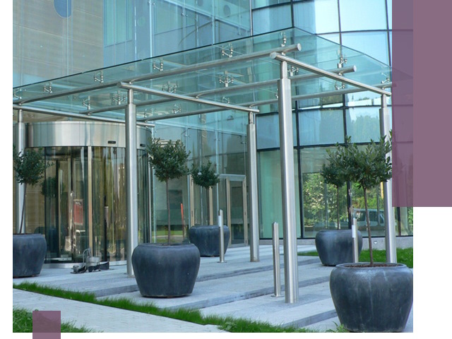 Навесы из стекла на заказ в Каменске-Уральском — монтаж и установка