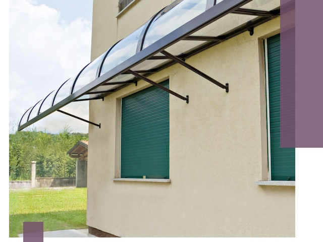 Козырьки над окнами в Каменске-Уральском — изготовление и монтаж по выгоде